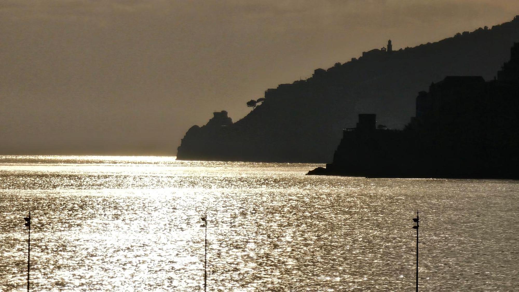 Galene - Beachfront In Costa D'Amalfi Maiori Exterior foto