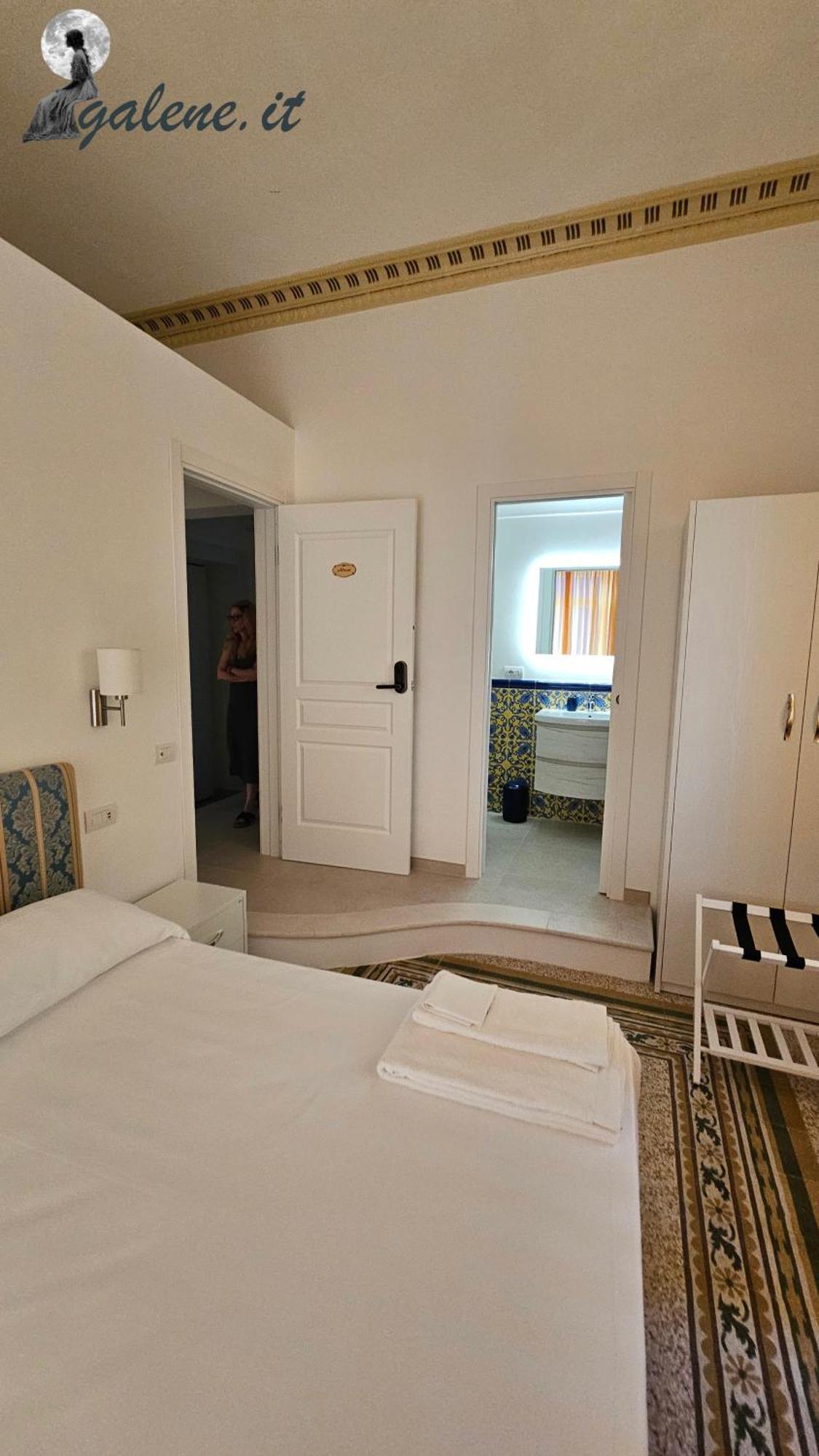 Galene - Beachfront In Costa D'Amalfi Maiori Exterior foto