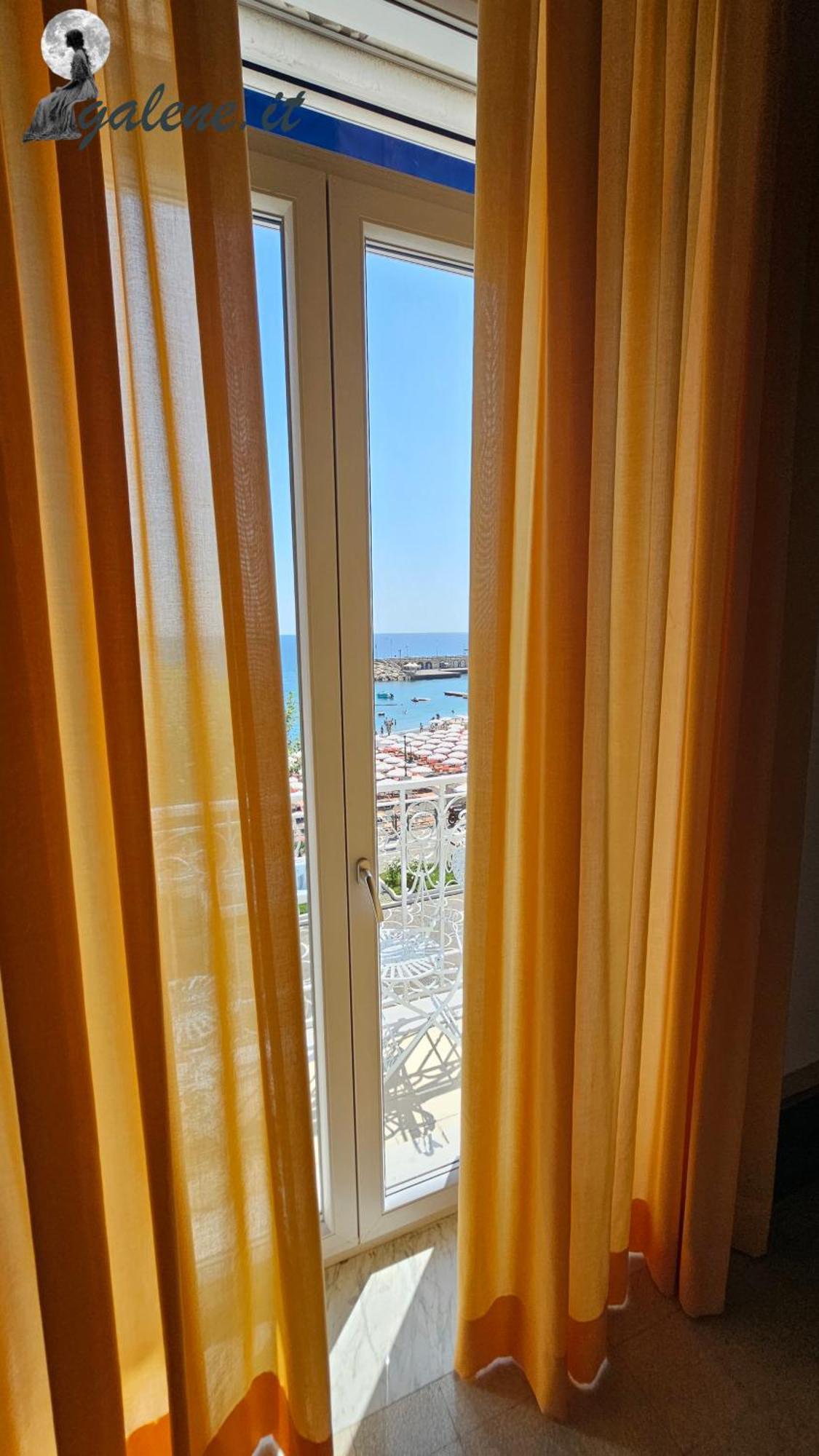 Galene - Beachfront In Costa D'Amalfi Maiori Exterior foto