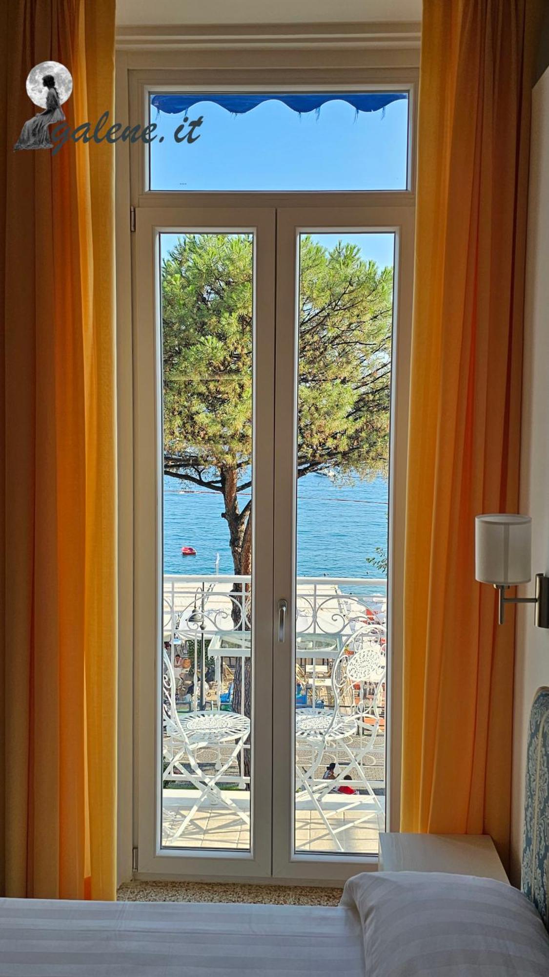 Galene - Beachfront In Costa D'Amalfi Maiori Exterior foto
