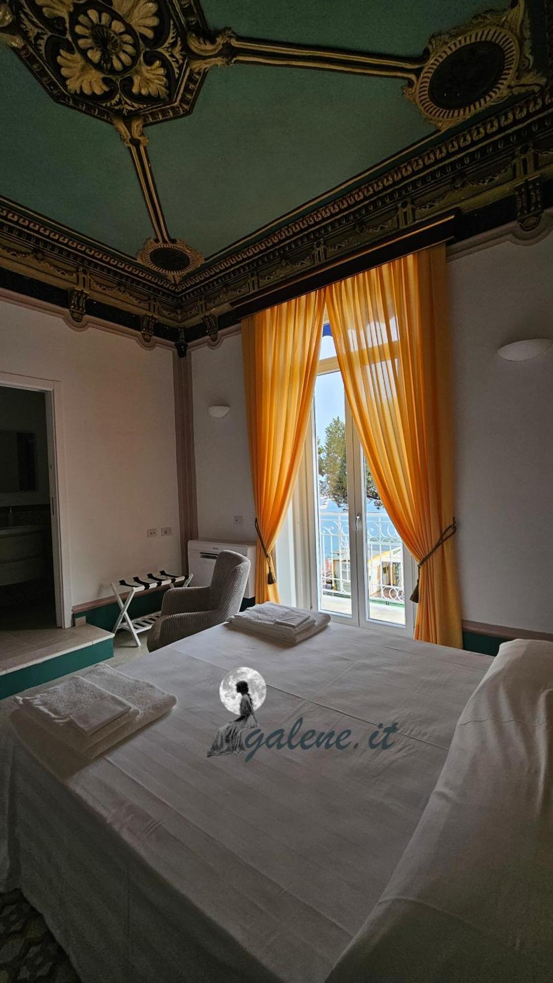 Galene - Beachfront In Costa D'Amalfi Maiori Exterior foto